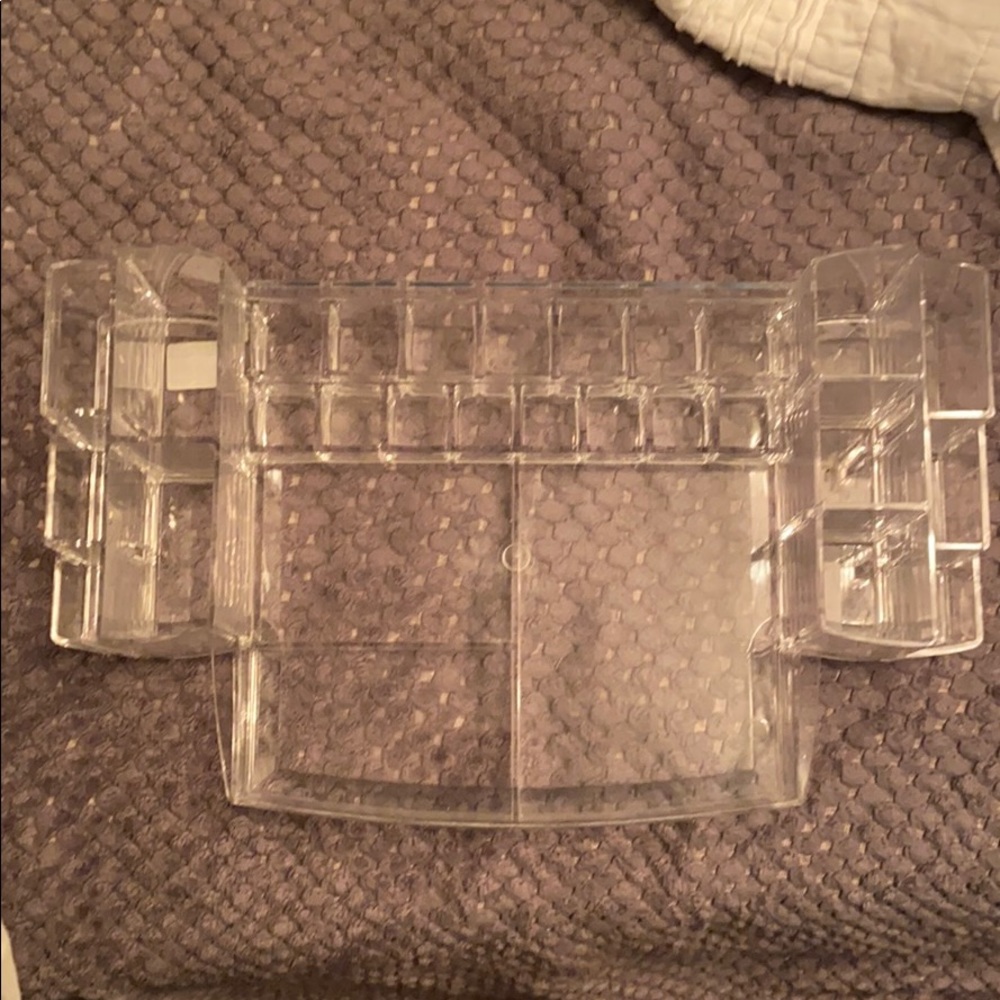 Makeup organizer